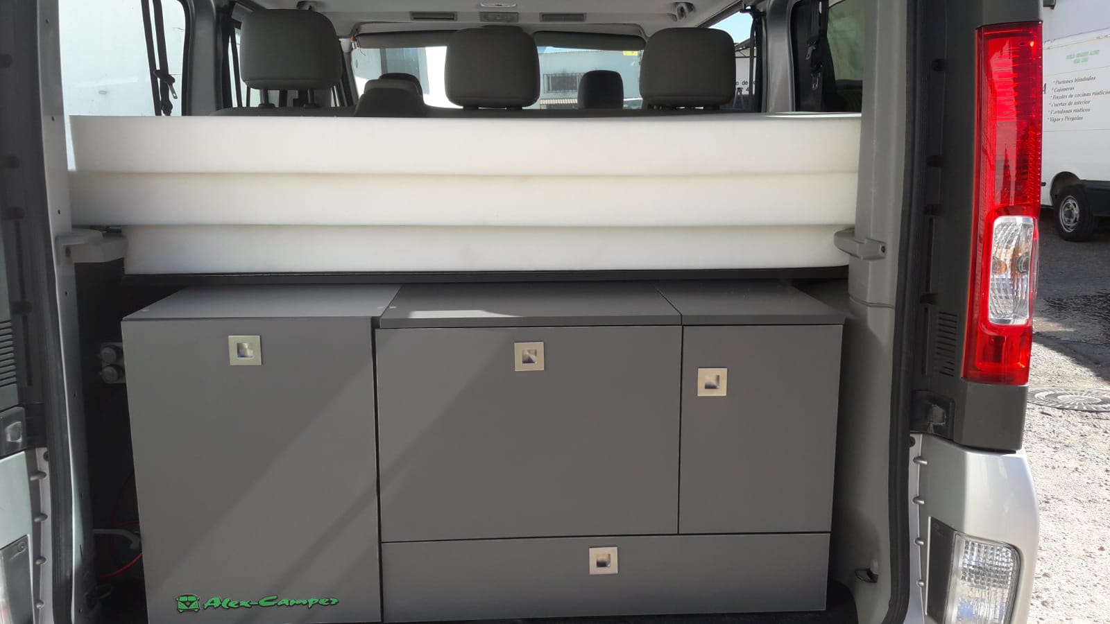 Gris Mueble Trasero Mercedes vito