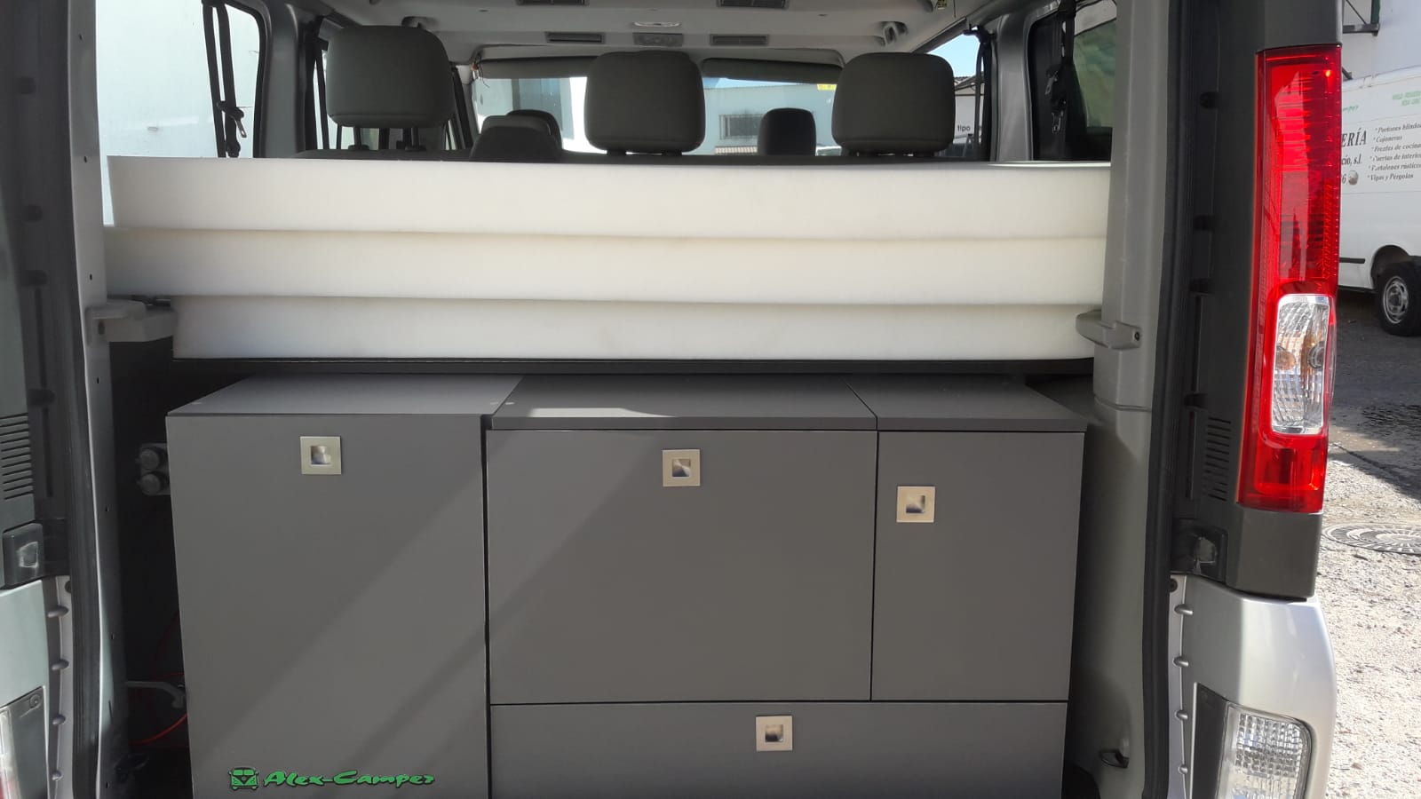 Gris Mueble Trasero Mercedes vito